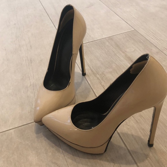 YSL Nude Patten Leather heels with box